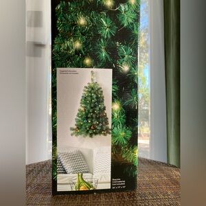 Evergreen Glow Artificial Christmas Tree